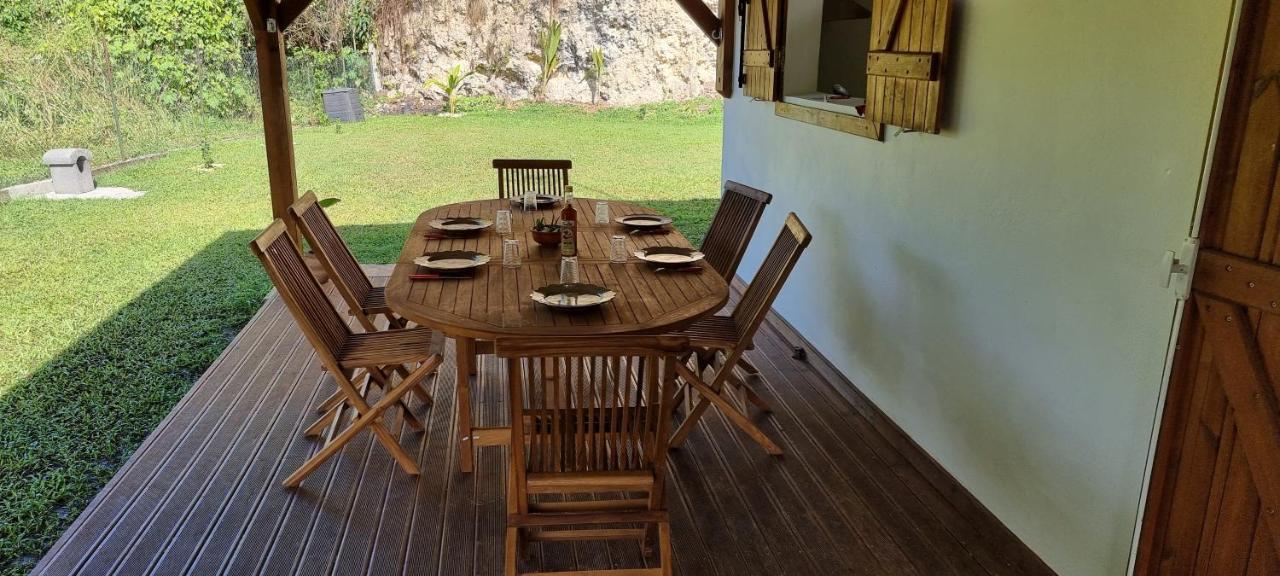 Villa Au Calme Avec Jacuzzi, Villa Le Boursoie Les Abymes Kültér fotó