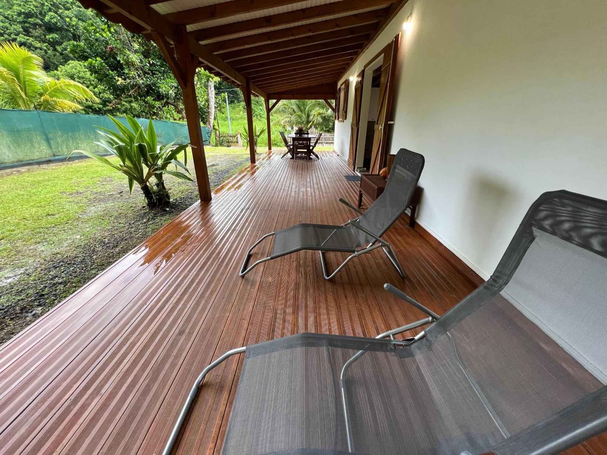 Villa Au Calme Avec Jacuzzi, Villa Le Boursoie Les Abymes Kültér fotó