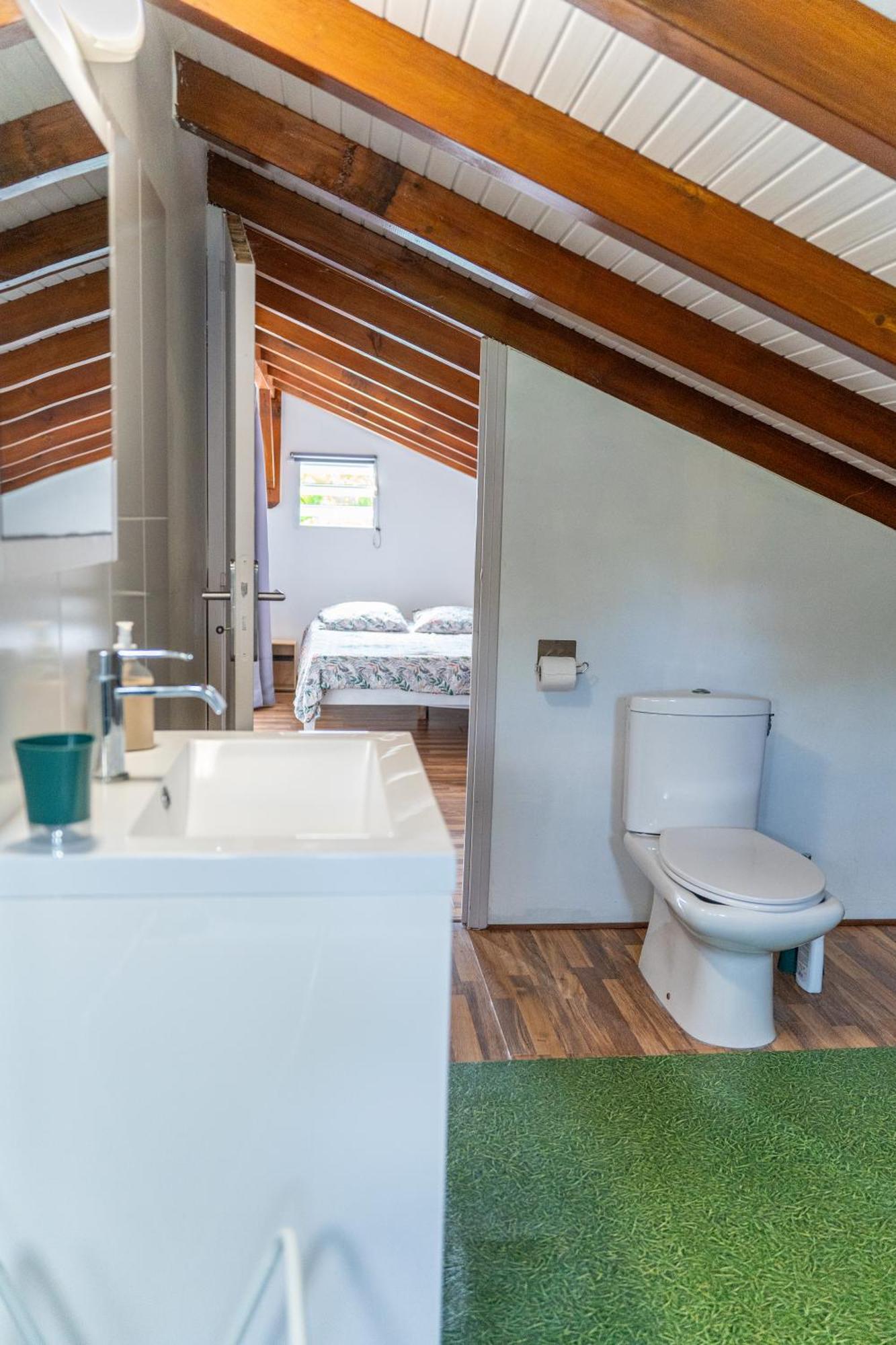 Villa Au Calme Avec Jacuzzi, Villa Le Boursoie Les Abymes Kültér fotó
